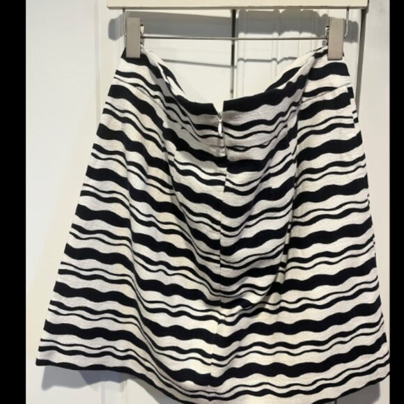 Ann Taylor - New Wave A-line Pocket Skirt - Picture 4 of 5